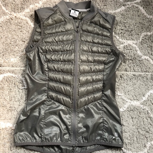 gyakusou running jacket